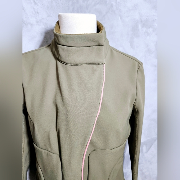 Lululemon Vintage Softshell Jacket. Size 6. Olive.  Rare🌟 - Picture 5 of 15